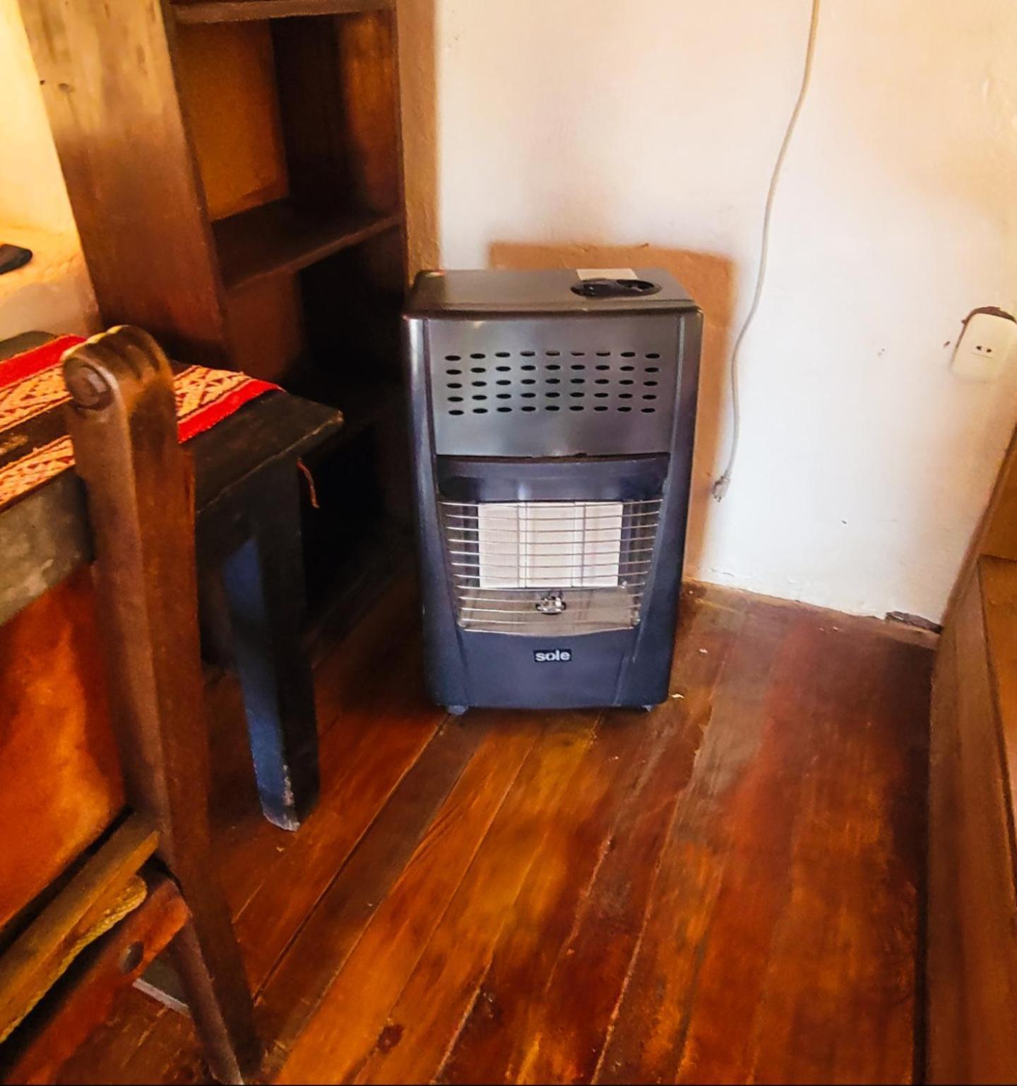 Wolf Totem Steam Punk Guesthouse 피삭 객실 사진